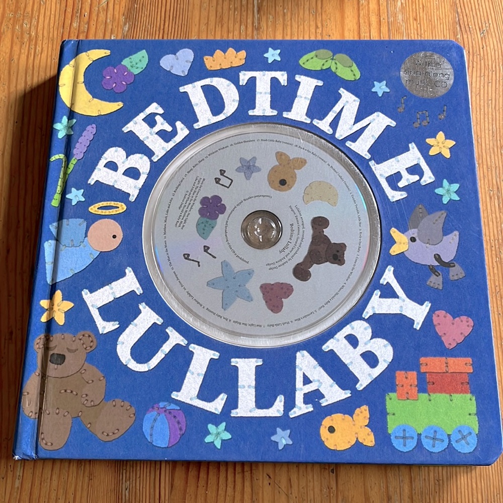 Bedtime Lullaby Book with Sing-along Music CD by Priddy Books ages 0+